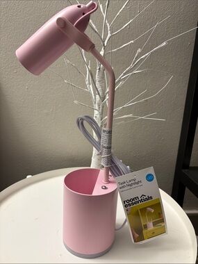 Room Essentials Pink Desk Task Lamp with Pen Holder